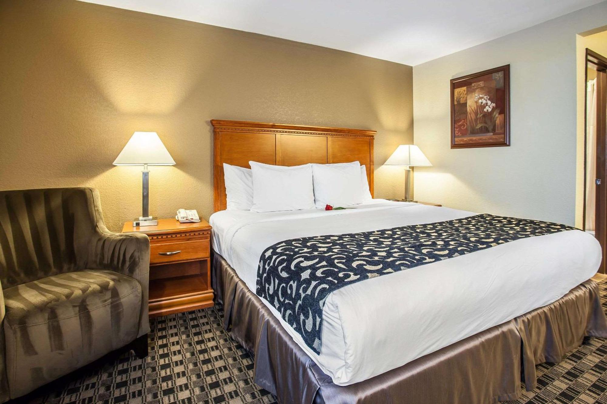 Clarion Inn Renton-Seattle المظهر الخارجي الصورة